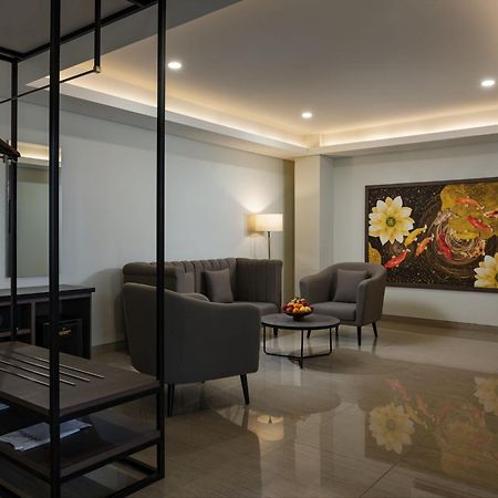 Hotel Santika ブリタール エクステリア 写真