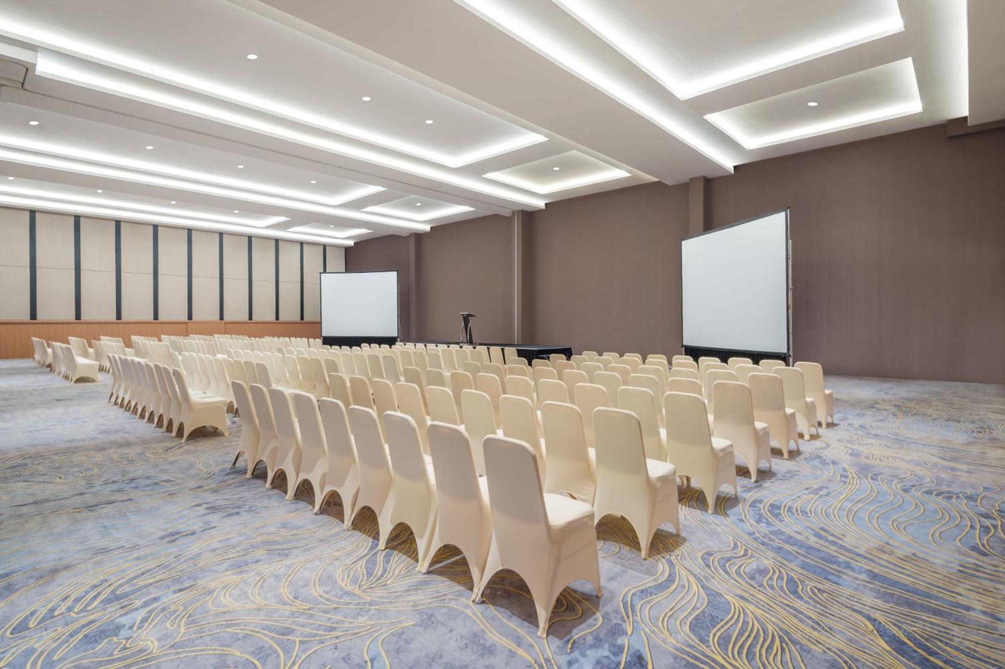 Hotel Santika ブリタール エクステリア 写真