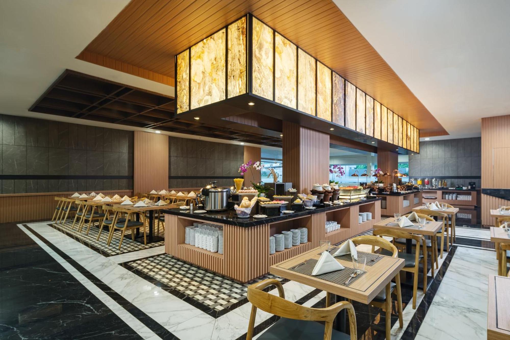 Hotel Santika ブリタール エクステリア 写真